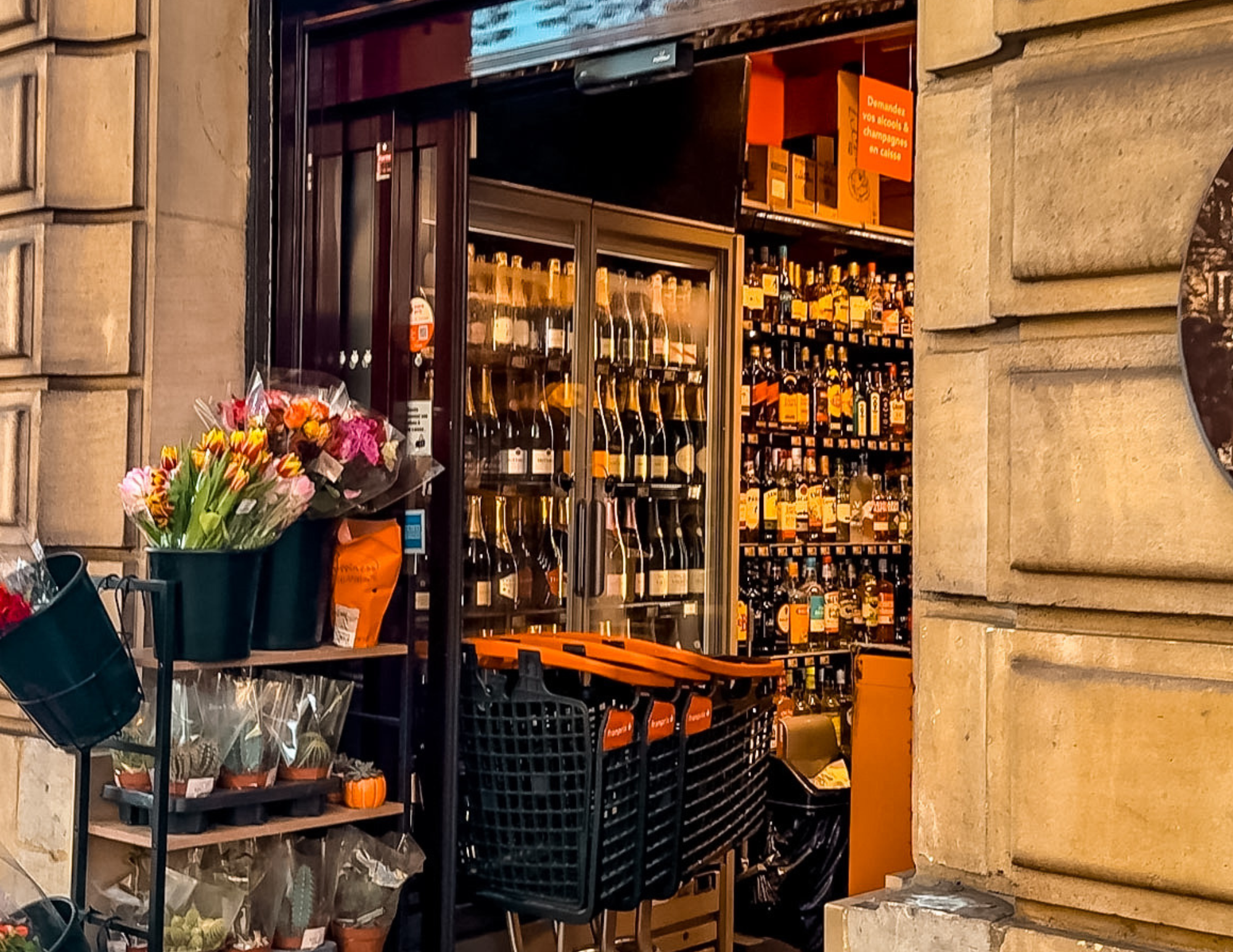 How to Eat on a Budget in Paris (7).png